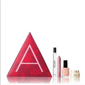 🛍 🆕 Avon A Box Set